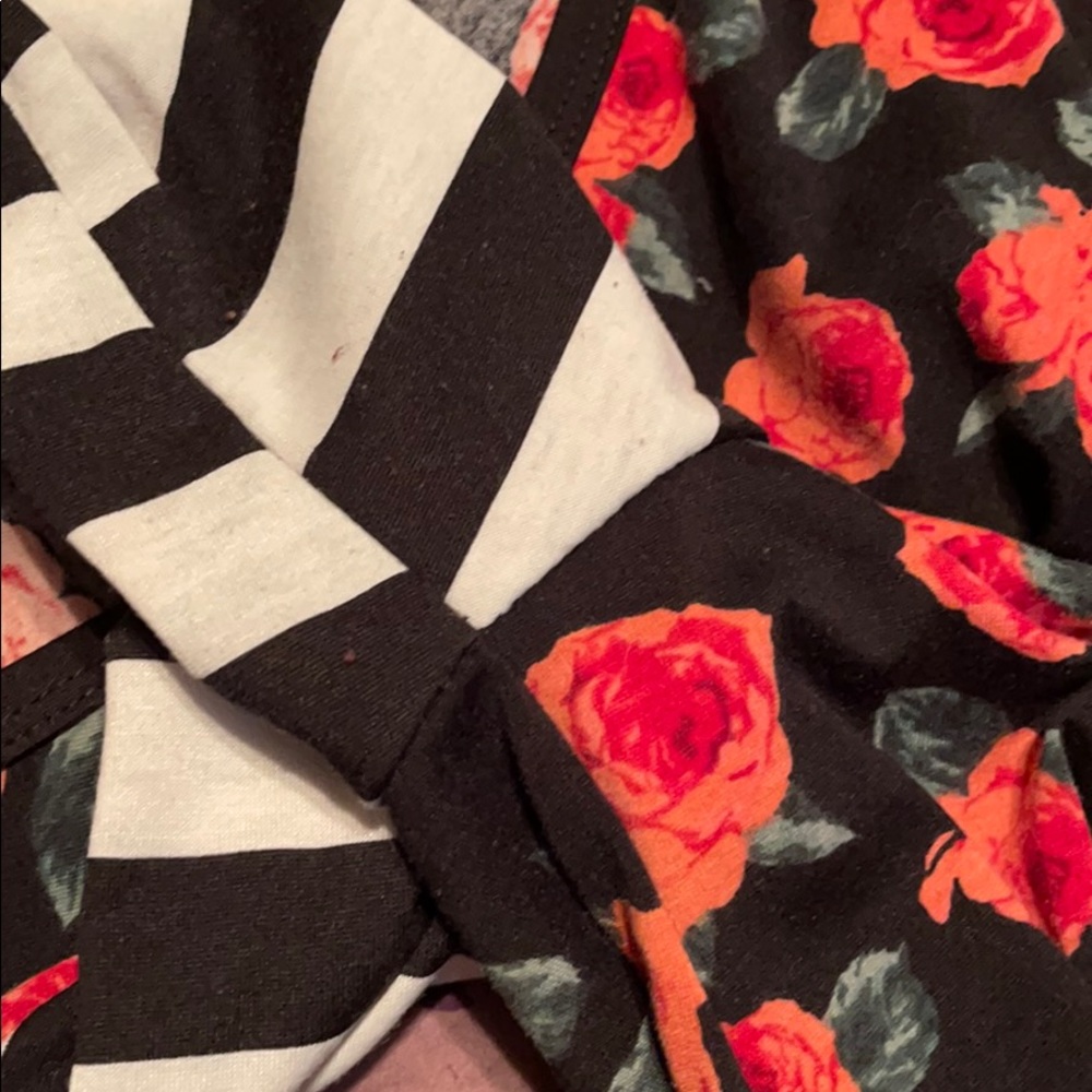 Lularoe Lynnae - Picture 5 of 5